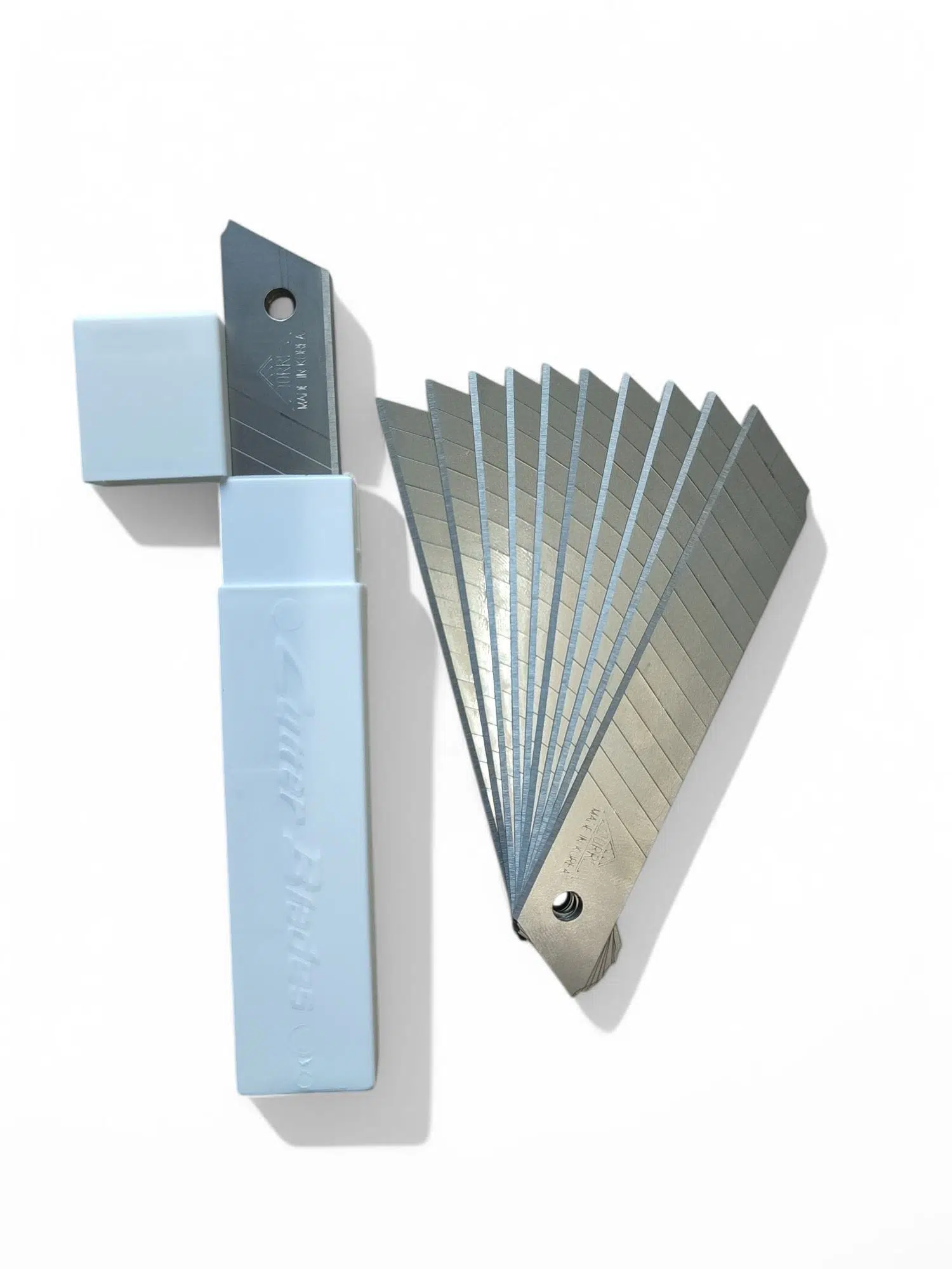 ZORRO 1404 18mm Geniş Maket Bıçağı Yedeği 14 Kırımlı ( 1 Tüp )